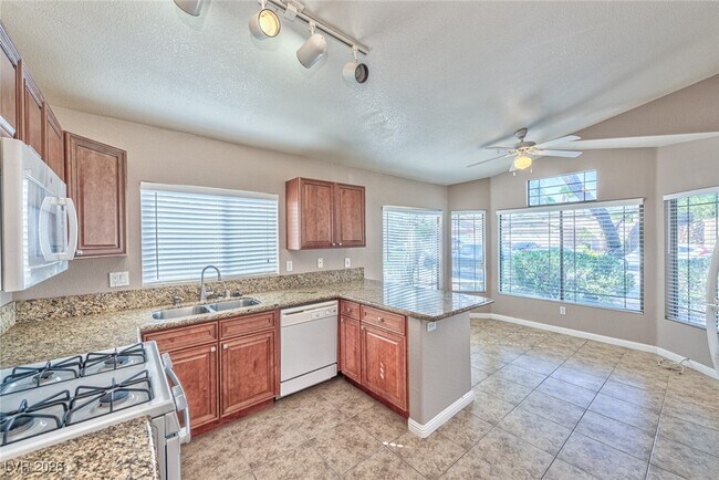 Building Photo - 851 Worrell Ave