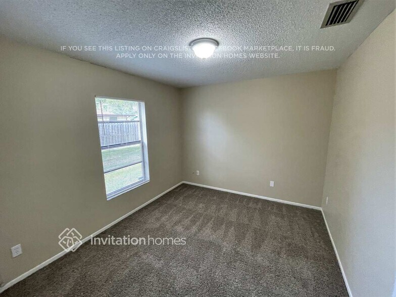 Building Photo - 7412 24th Ave W