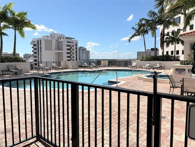 Building Photo - 888 Douglas Rd