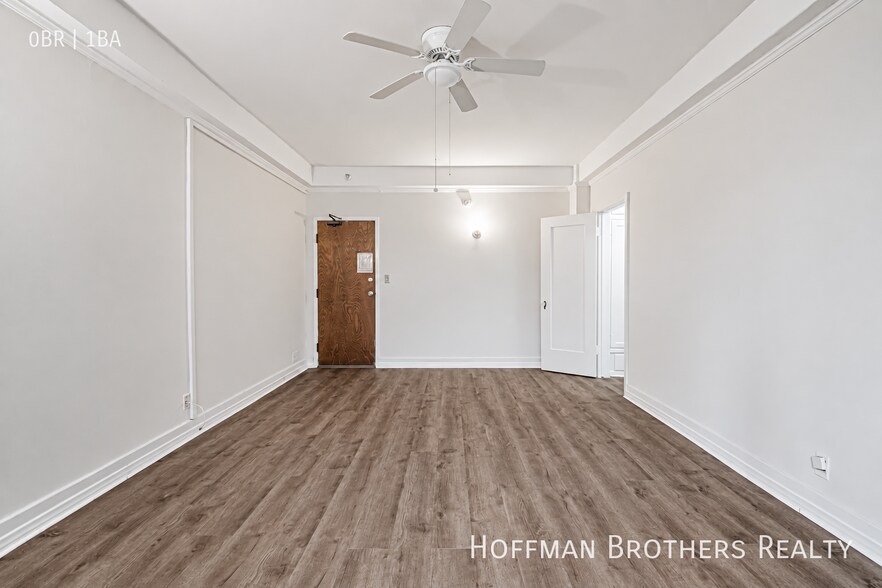 Building Photo - 630 S Kenmore Ave