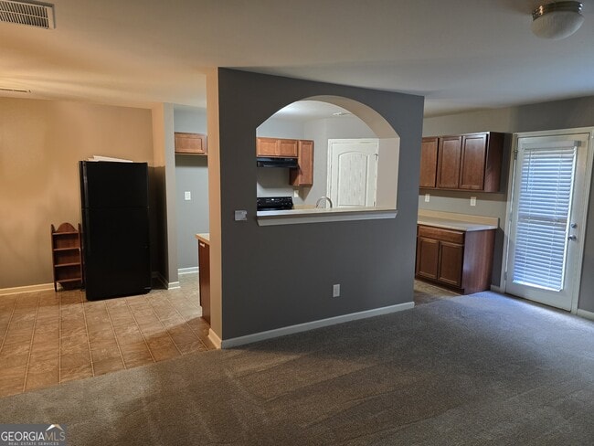 Building Photo - 175 Oakland Hills Way