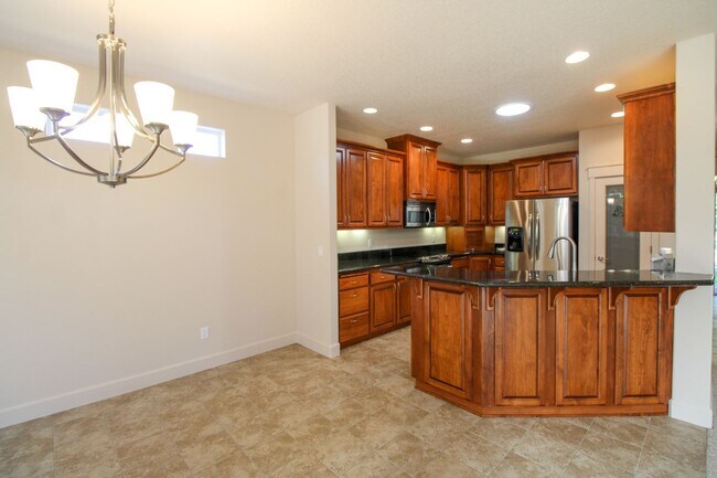 Building Photo - 3091 Kurt Dr NW