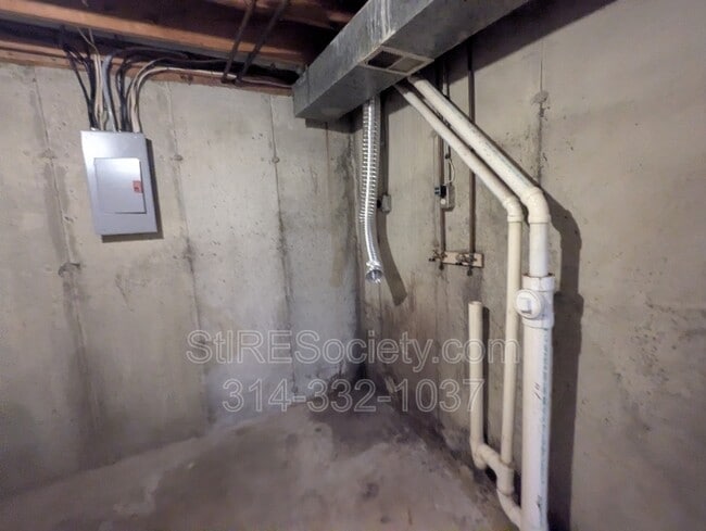 Building Photo - 2725 Allen Ave