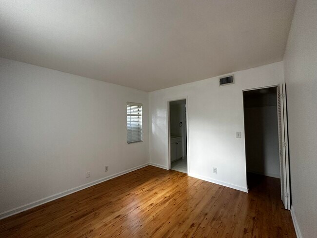 Building Photo - 21904 Lake Forest Cir
