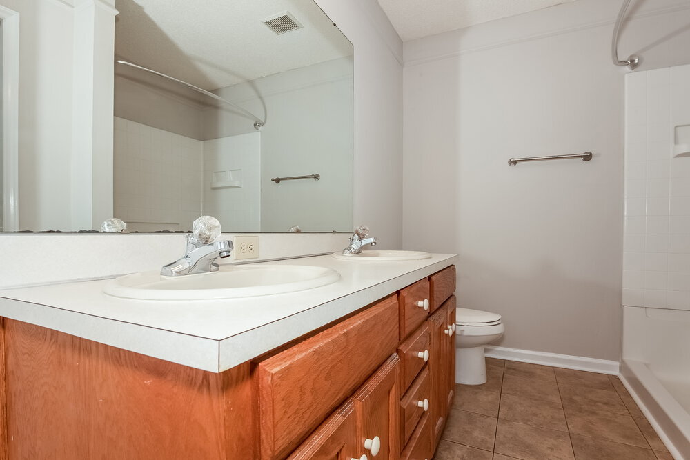 Building Photo - 4980 Valley Trail Ct