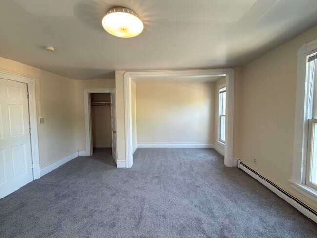 Building Photo - 2121 13th Ave S