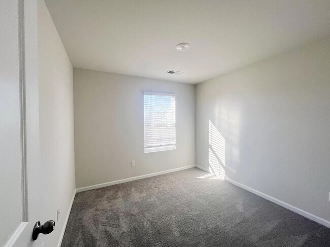 Building Photo - 1203 Melrude Ct
