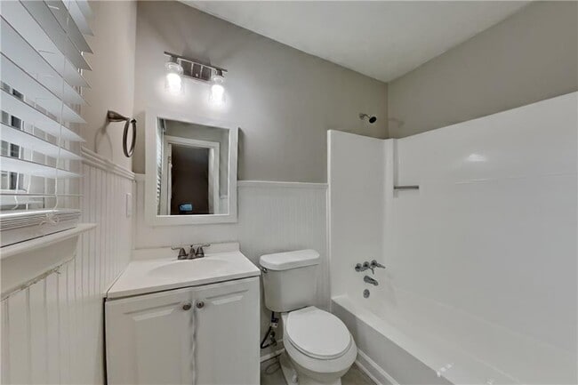 Building Photo - 3876 Brookshire Pl