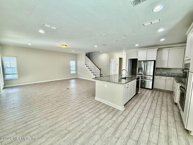 Building Photo - 2153 Eagle Talon Cir