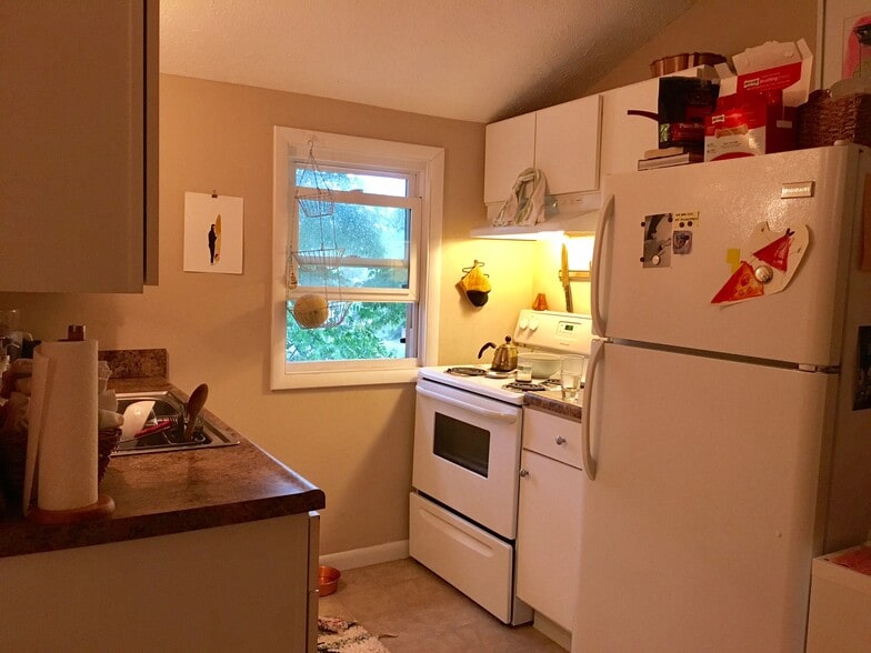 Building Photo - 1109 S Rogers St