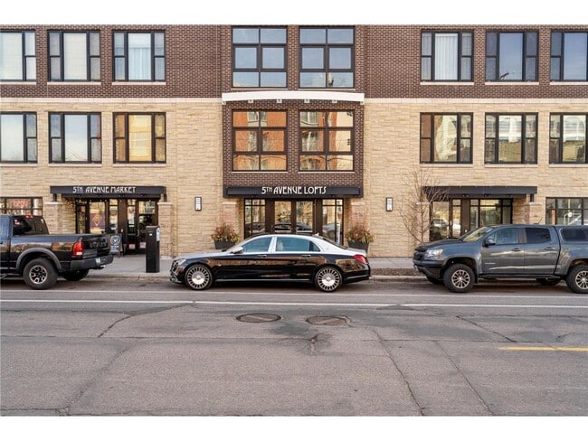 Building Photo - 401 N 2nd St