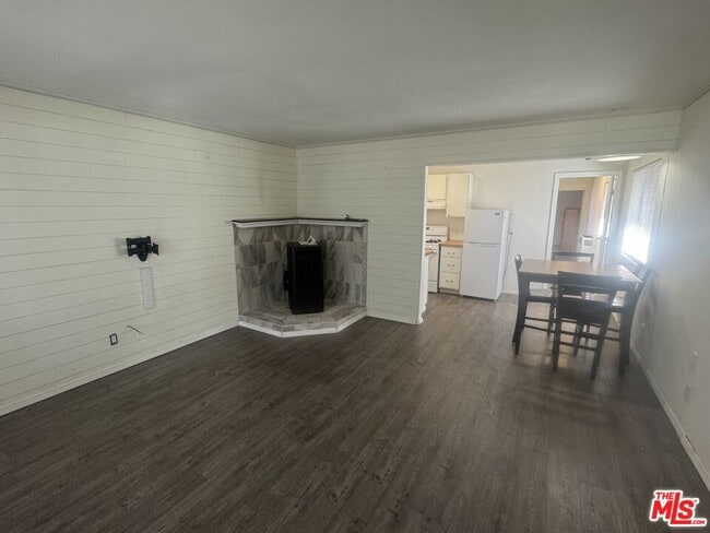 Building Photo - 1029 W Fairway Blvd