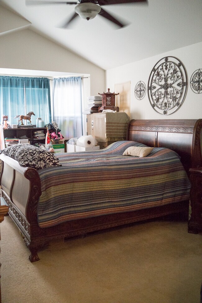 Building Photo - Evolve Real Estate: Fantastic Home with La...