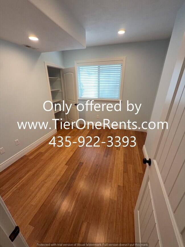 Building Photo - NO DEPOSIT option available for qualified renters!