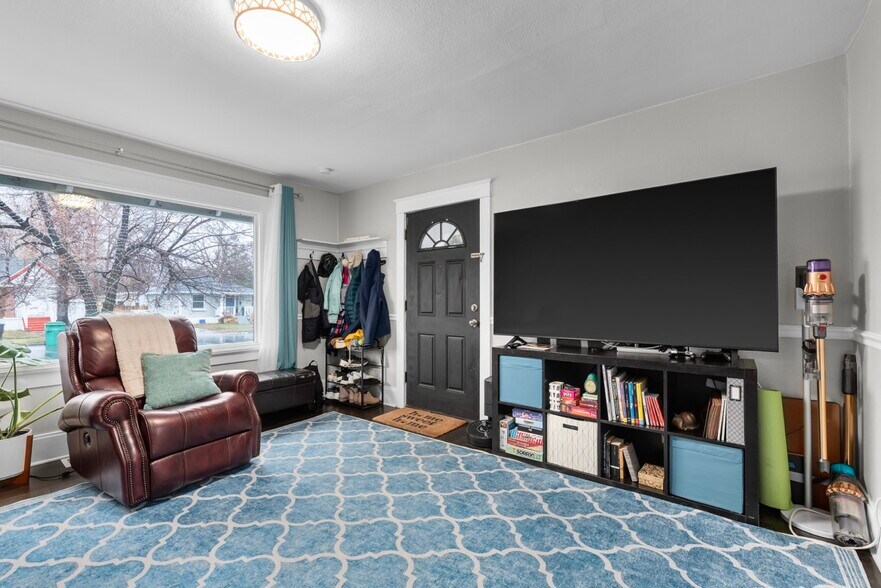 Living Room - 432 S 100 E