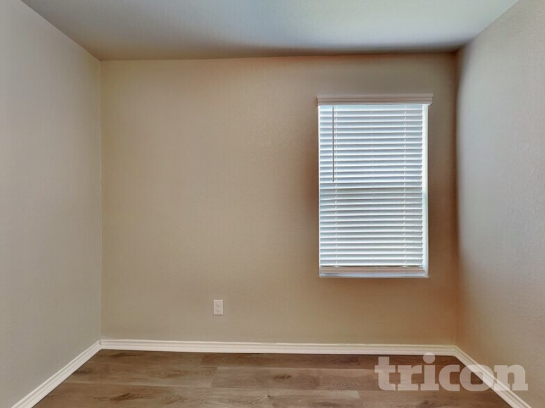 Building Photo - 9720 Marbach Brk