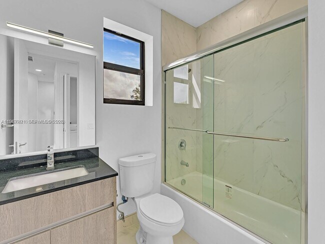 Building Photo - 6130 SW 36th Ct