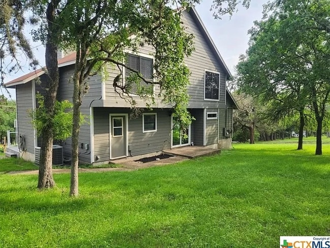 Building Photo - 305 Forest Dr