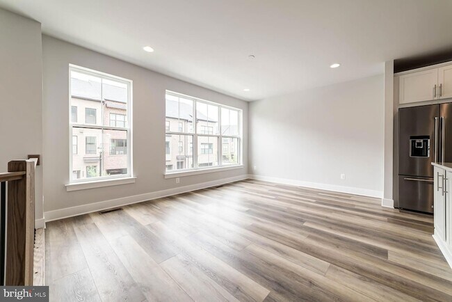Building Photo - 6227 Almerico Pl