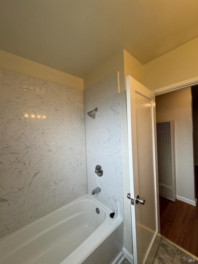 Building Photo - 133 Clay St