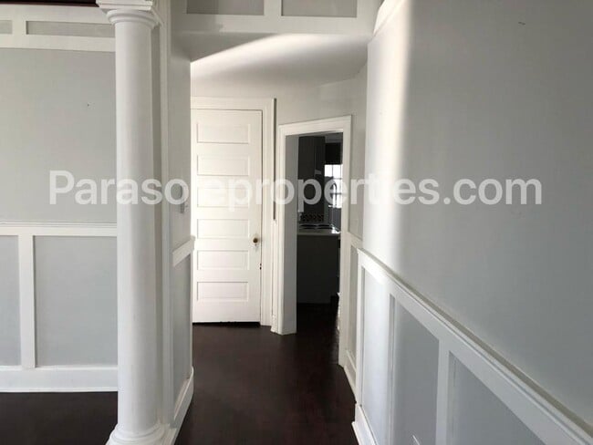 Building Photo - 919 Clay Ave