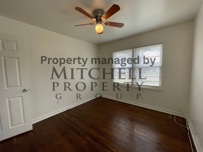 Building Photo - Welcome to 1948 S Marrs! Cute 3 bedrooms a...