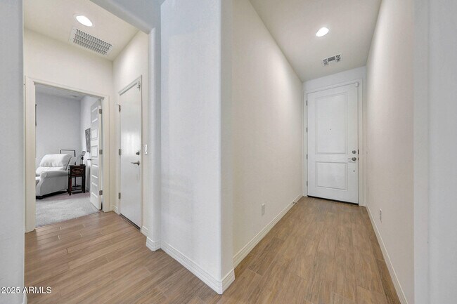 Building Photo - 8490 S 165th Dr