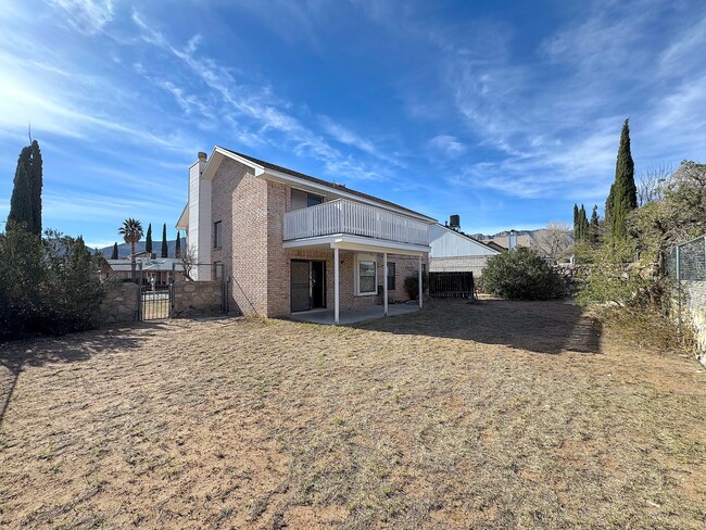 Building Photo - Northeast El Paso 3 Bed Refrig A/C by Fran...