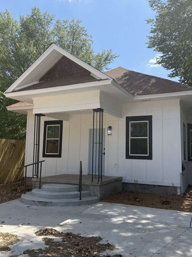 Building Photo - 1110 NW 42nd St