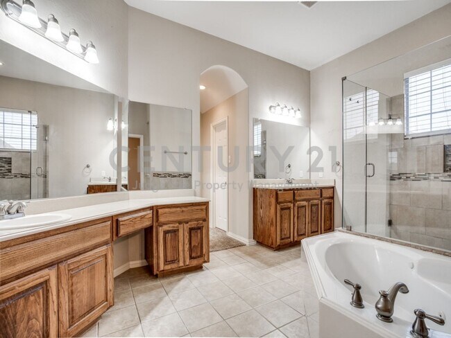 Building Photo - Beautifully Designed 2-Story 5/5/2 in Midlothian For Rent!