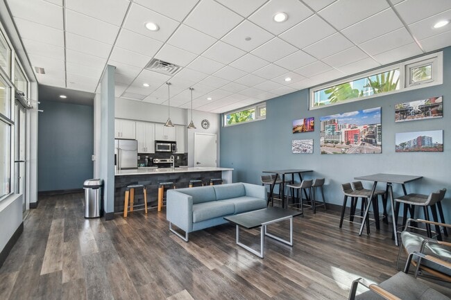 Building Photo - 1120 E Kennedy Blvd