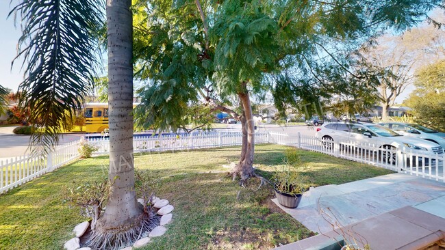 Building Photo - Newly Renovated Home in Eastside Costa Mesa