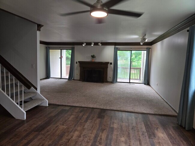 Building Photo - 6136 Palomino Ct