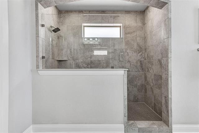 Building Photo - 3613 Gloucester Rd