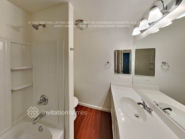 Building Photo - 2555 W Lynne Ln