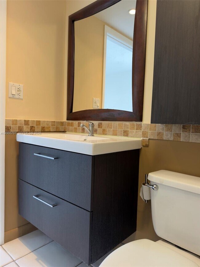 Building Photo - 3052 SW 27th Ave