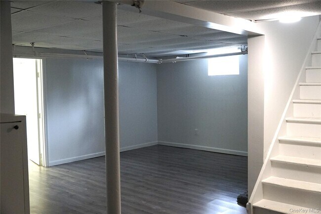 Building Photo - 16 Bon Air Ave