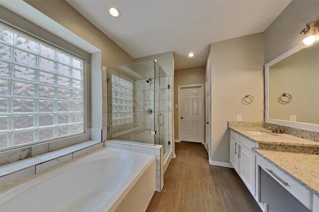 Building Photo - 12722 Crater Lake Ct