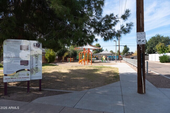 Building Photo - 729 W Coolidge St