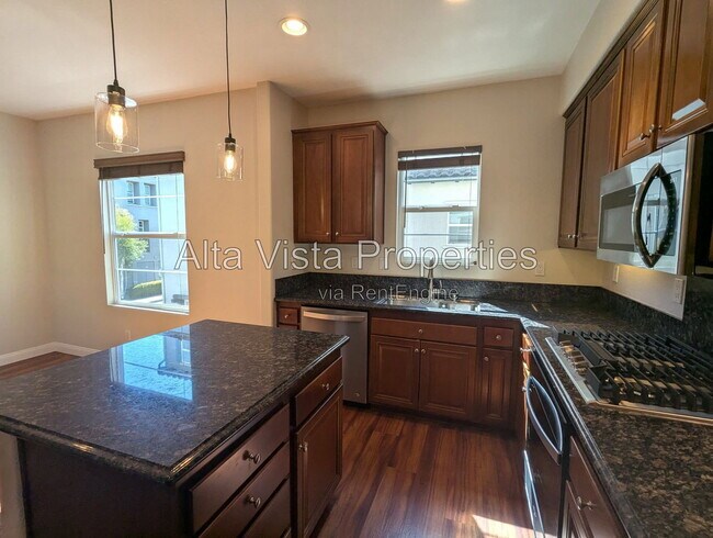 Building Photo - 10521 Zenor Ln