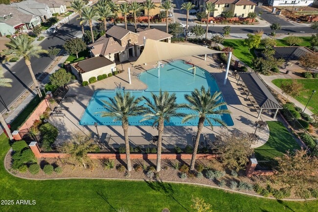 Building Photo - 2527 S Quaintance St