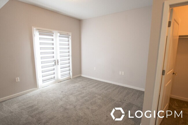 Building Photo - Stunning Condo Unit In Excellent SLC Locat...