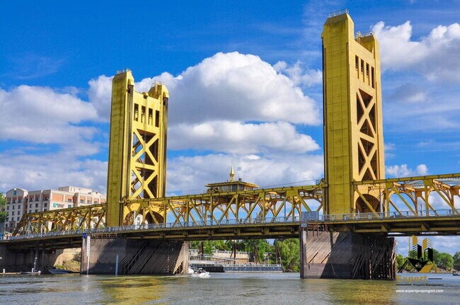 Building Photo - 797 Krypton Ct