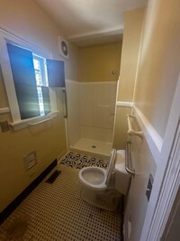 Building Photo - NOW AVAILABLE "Spacious 3-Bedroom Gem in A...