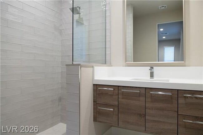 Building Photo - Modern Tri-Story Home in McDonald Highlands