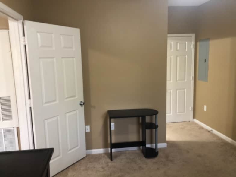 Building Photo - 303 Helen Keller Blvd