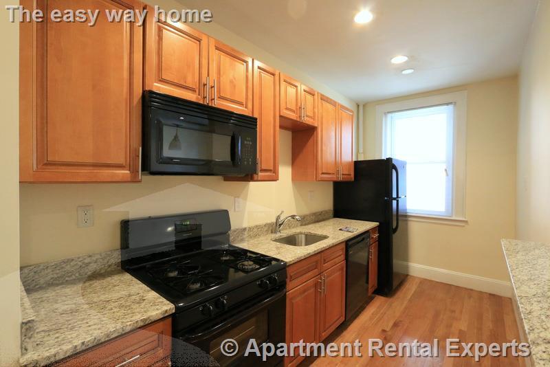 Building Photo - 136 Highland Ave
