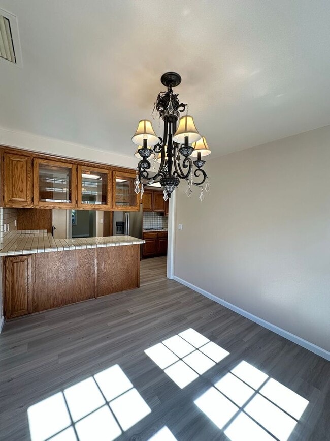 Building Photo - Lakewood 3 Bed Gorgeous House - New Paint ...