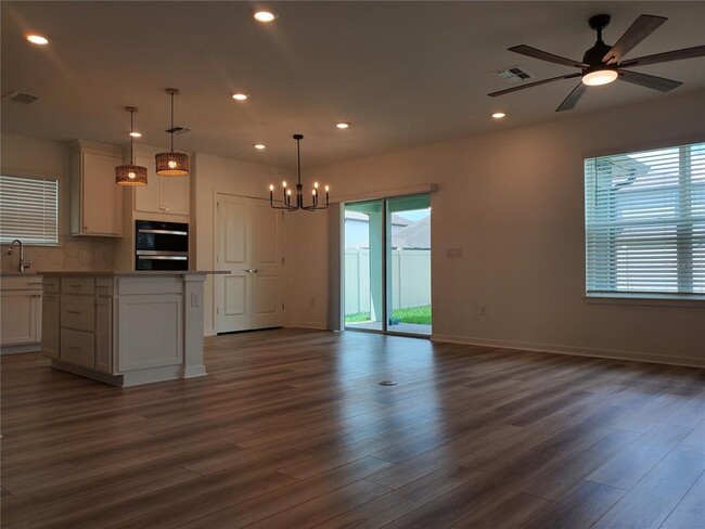 Building Photo - 6667 Depue Dr