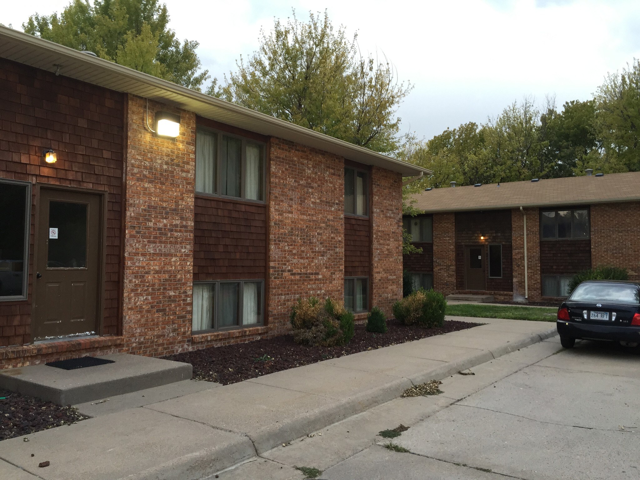 Building Photo - 1413 Hennessey St